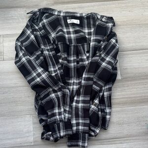 Hollister blackxwhite plaid button down women’s small